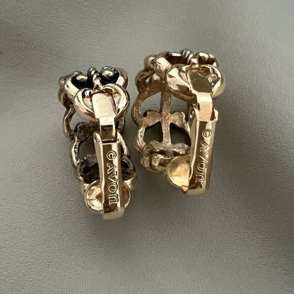 Vintage NEW Avon French Filigree Antique Gold Tone Clip On Hoops Earrings Signed - Picture 8 of 10